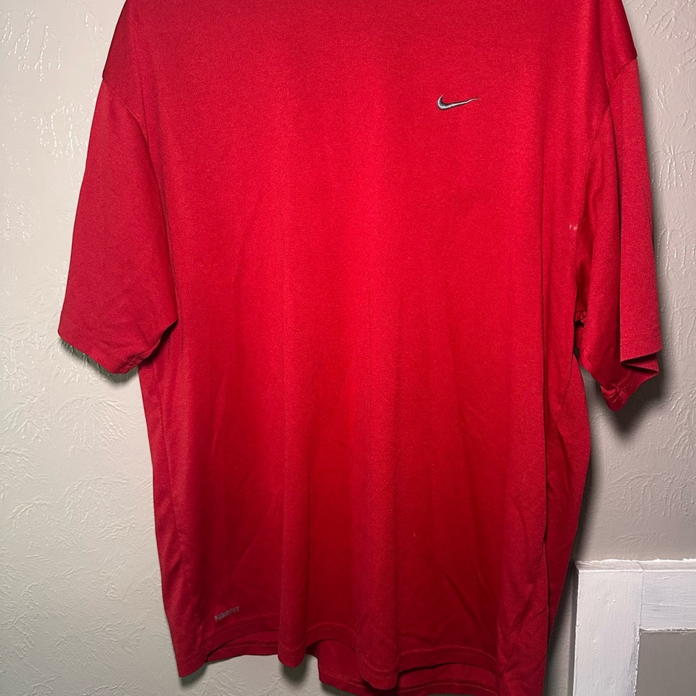 Nike Men's Vibrant Red Short Sleeve Tee